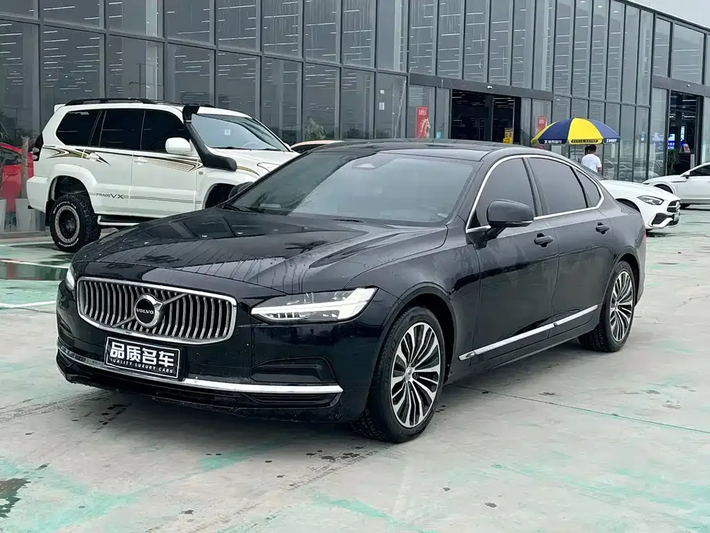 Volvo S90 — фото 1
