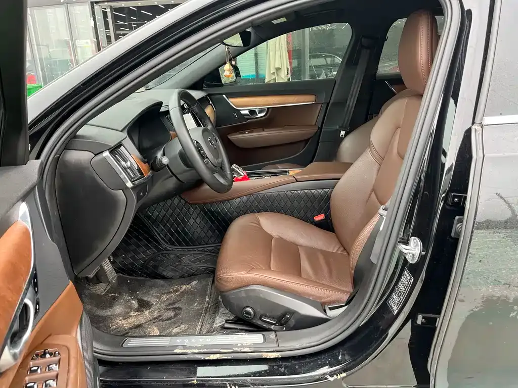 Volvo S90 — фото 10