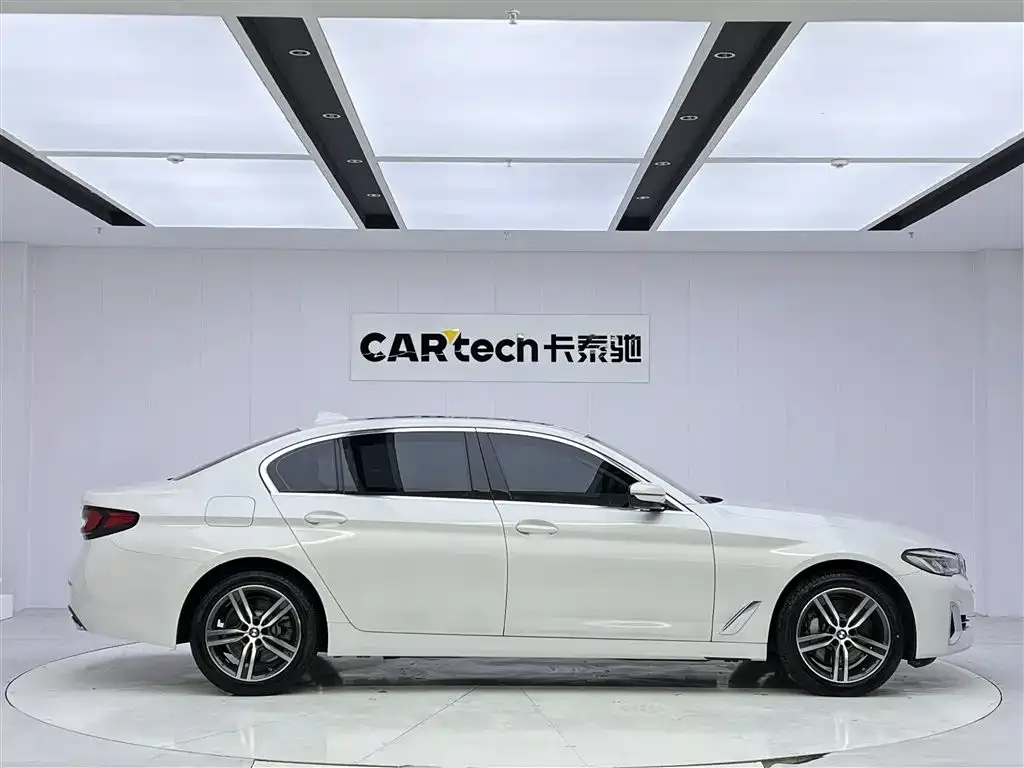 BMW 5 Series — фото 9