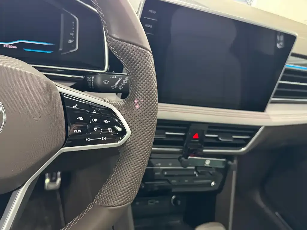 Volkswagen Tiguan L 2022 из CN, фото 2