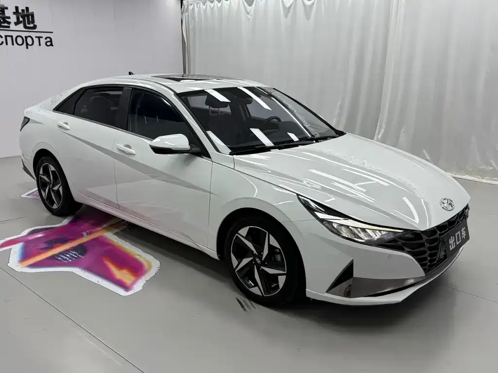 Hyundai Elantra — фото 10