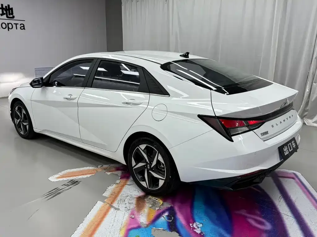 Hyundai Elantra — фото 9