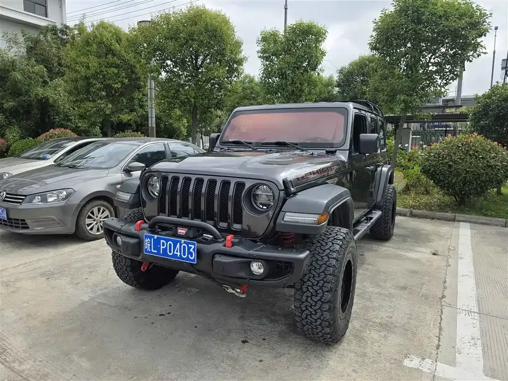 Jeep Wrangler — фото 1