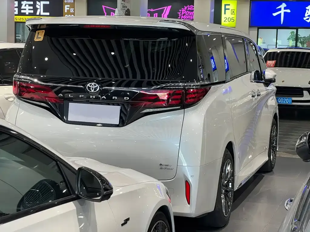 Toyota Alphard 2025 из CN, фото 7