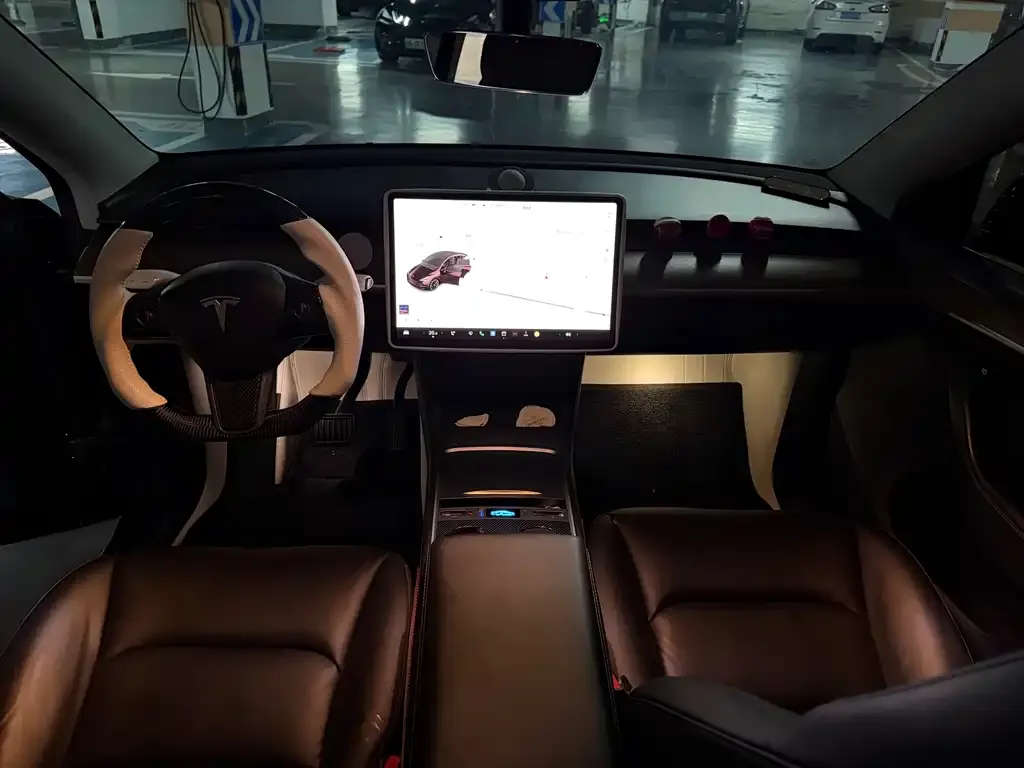 Tesla Model Y — фото 8