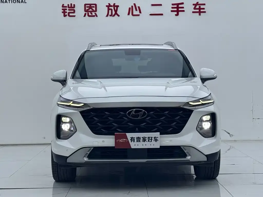 Hyundai Santa Fe 2023 из CN, фото 3