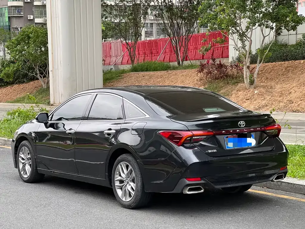 Toyota Avalon — фото 4