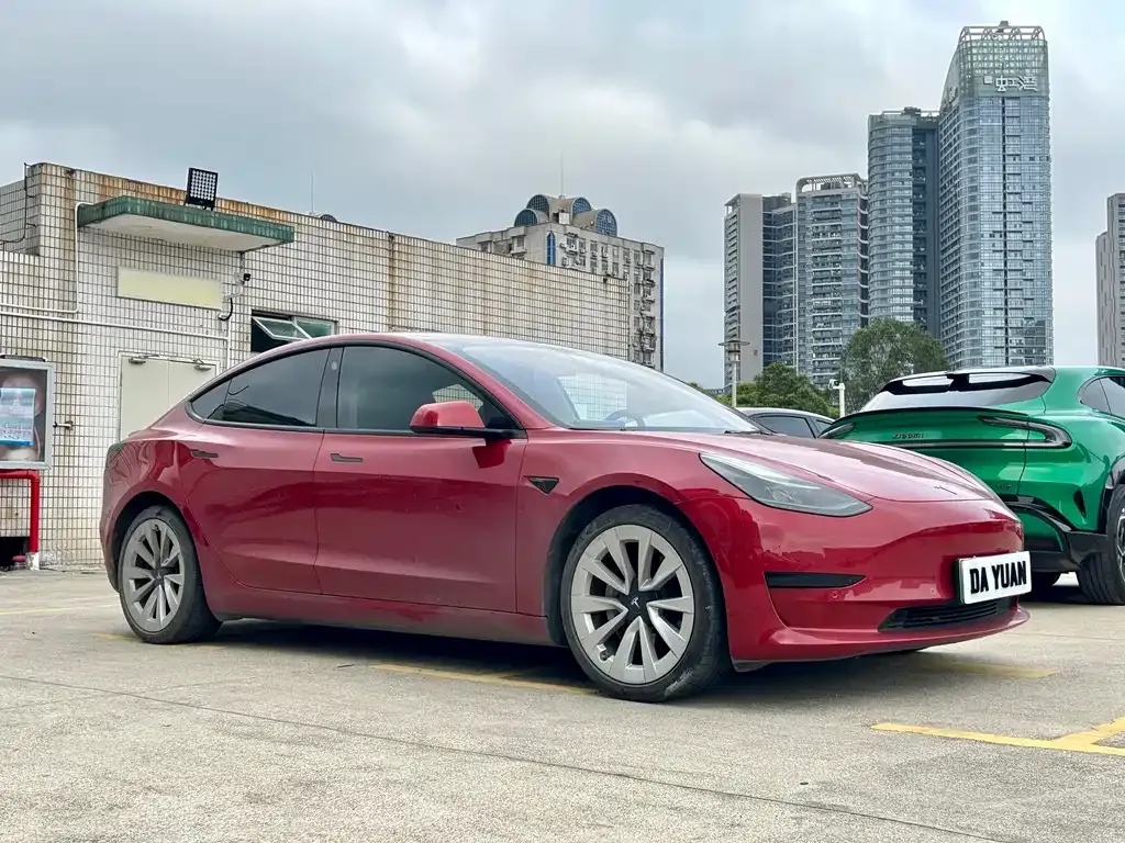 Tesla Model 3 — фото 5