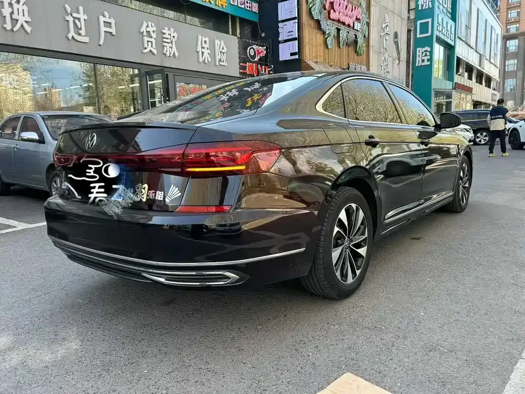 Volkswagen Passat — фото 7