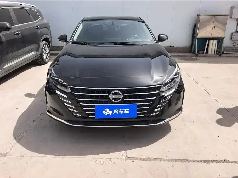 Nissan Teana — фото 1