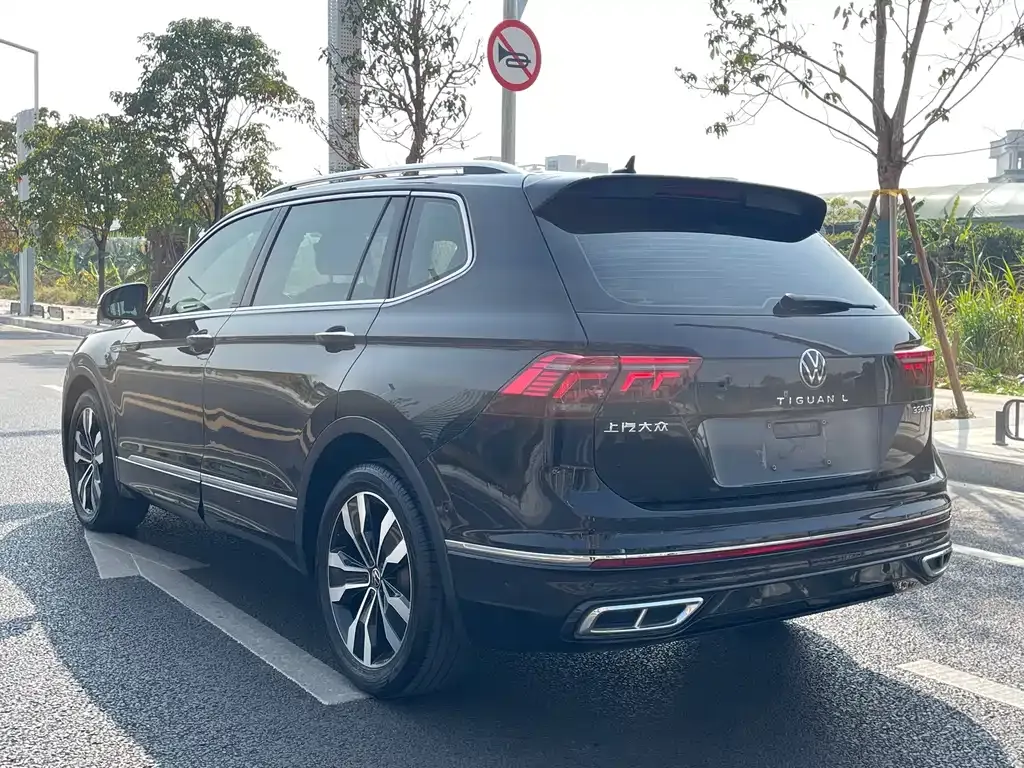 Volkswagen Tiguan L — фото 9