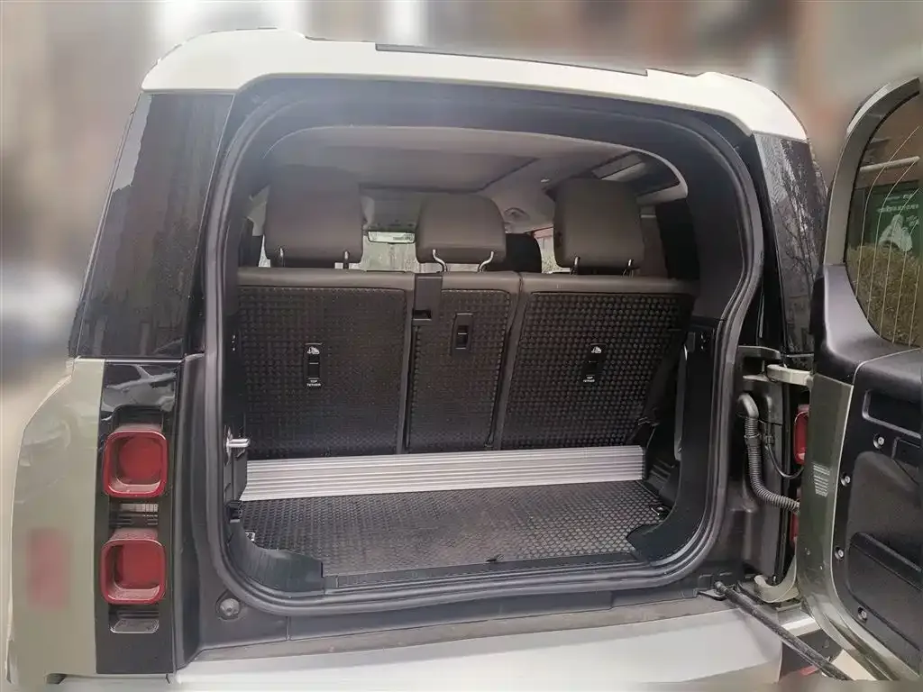 Land Rover Defender — фото 6