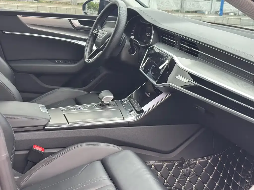 Audi A7 2021 из CN, фото 7