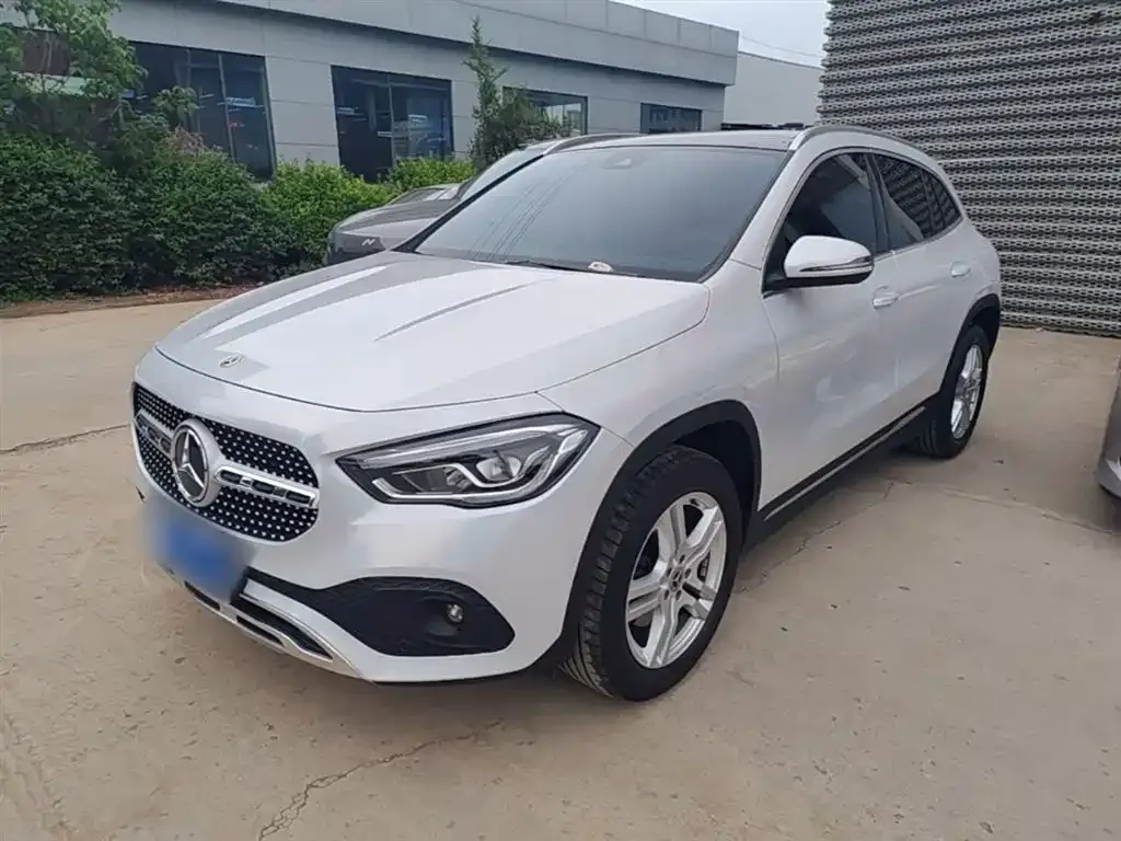 Mercedes-Benz GLA — фото 1