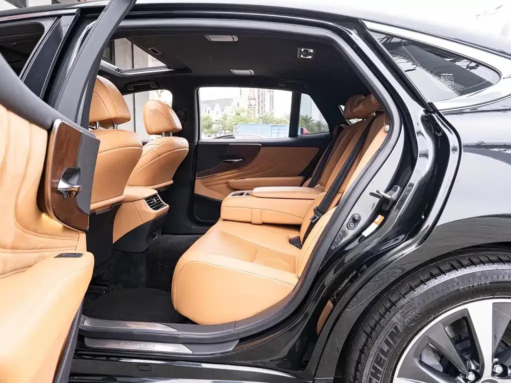 Lexus LS 2022 из CN, фото 10