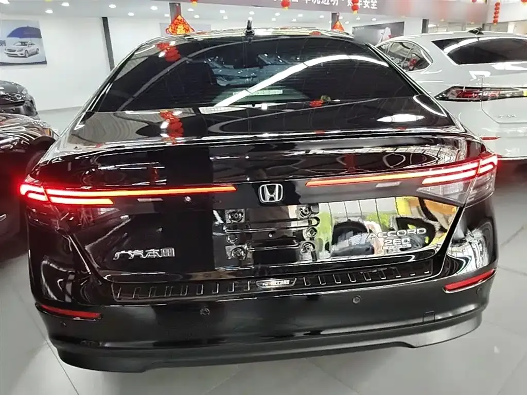 Honda Accord — фото 6