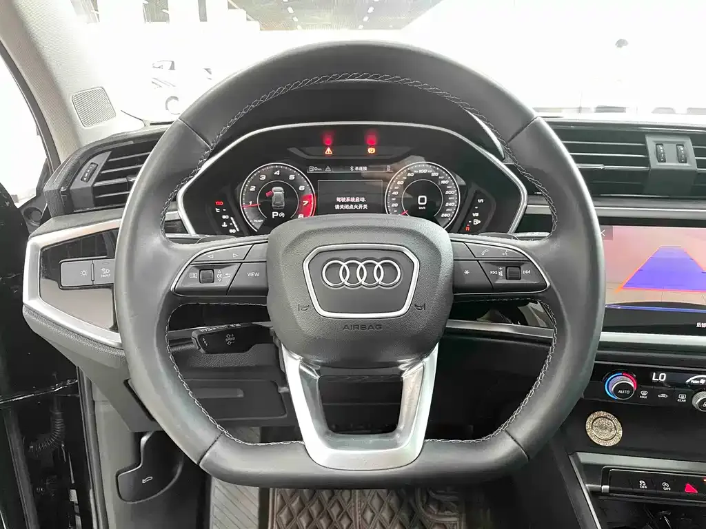 Audi Q3 — фото 5