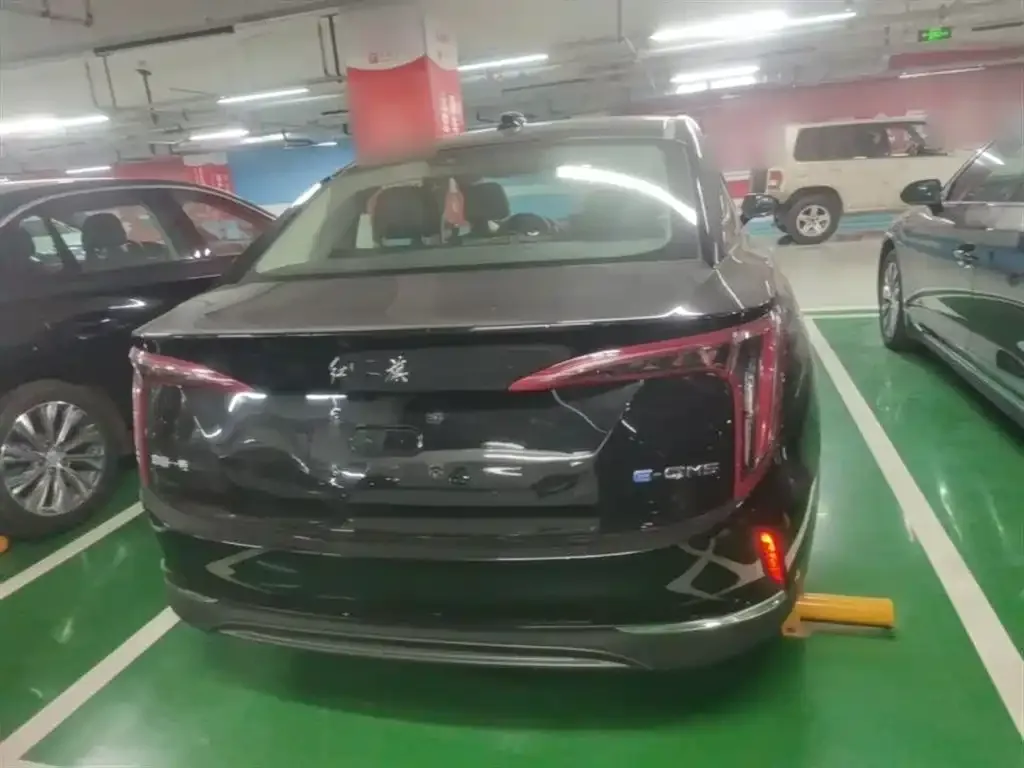 Hongqi E-QM5 — фото 3