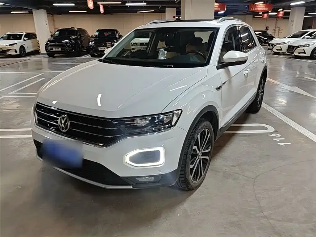 Volkswagen T-Roc — фото 1