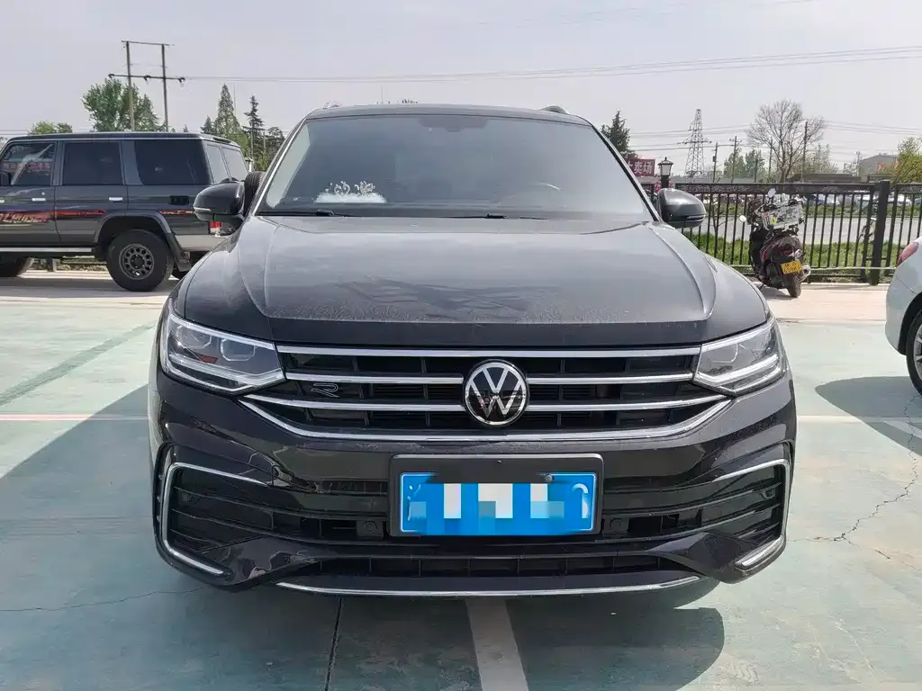 Volkswagen Tiguan L — фото 6