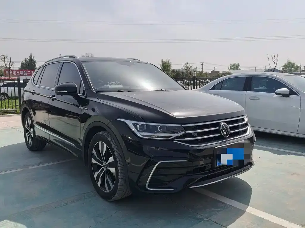 Volkswagen Tiguan L — фото 3