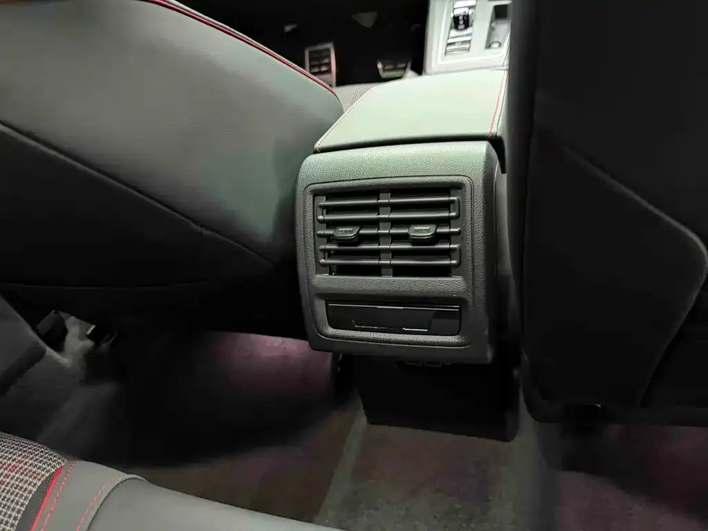 Volkswagen Golf GTI — фото 2