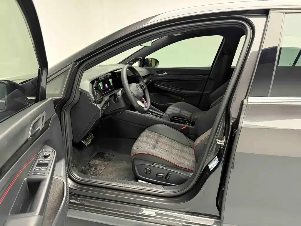Volkswagen Golf GTI — фото 9
