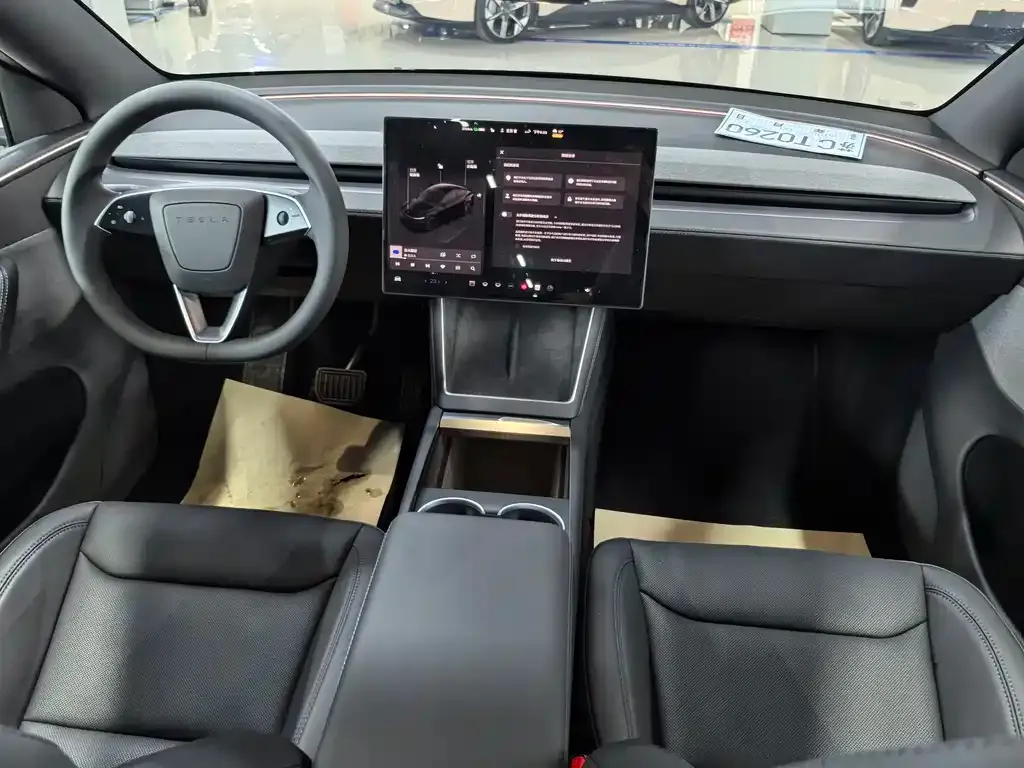 Tesla Model Y — фото 2