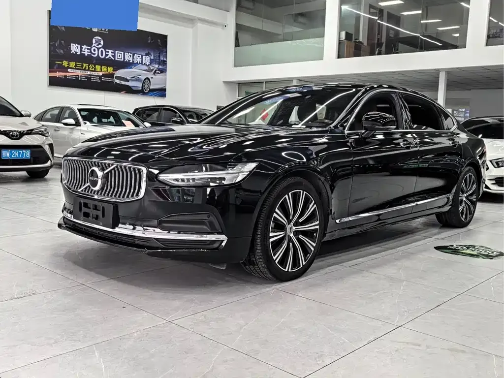 Volvo S90 — фото 1