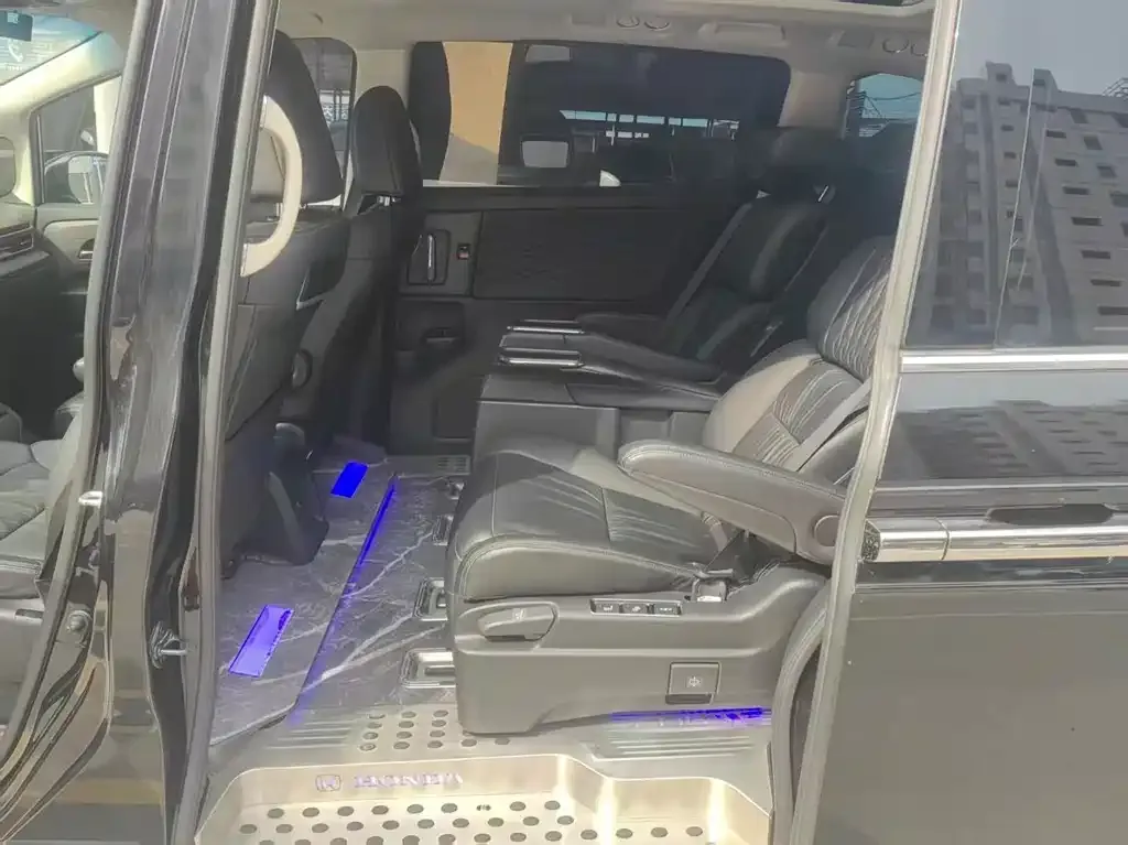 Honda Elysion 2023 из CN, фото 6