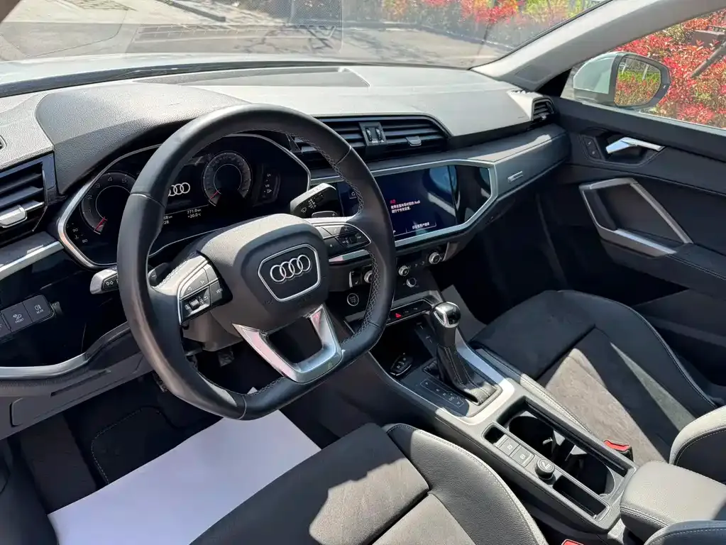 Audi Q3 — фото 2