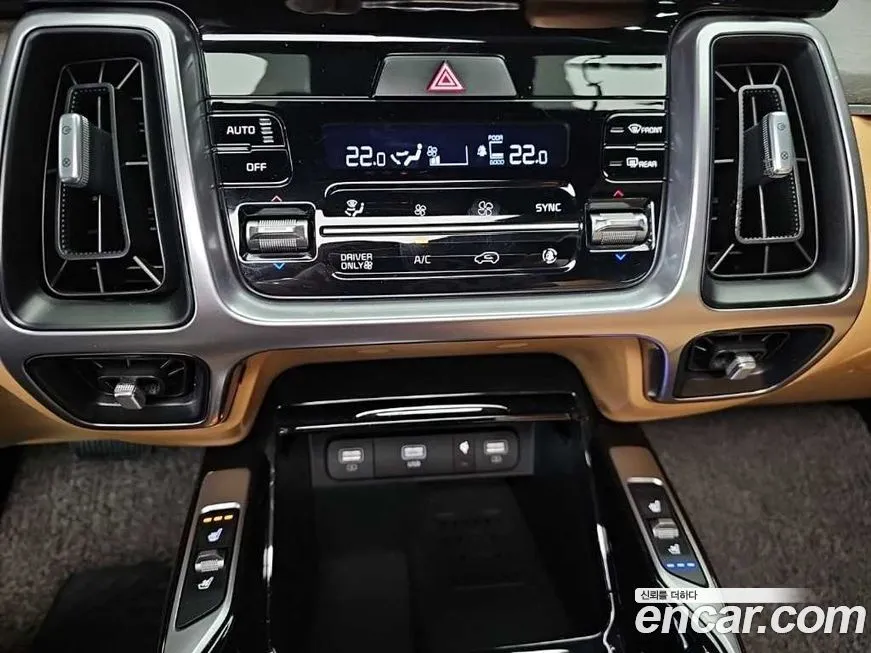 Kia Sorento — фото 5
