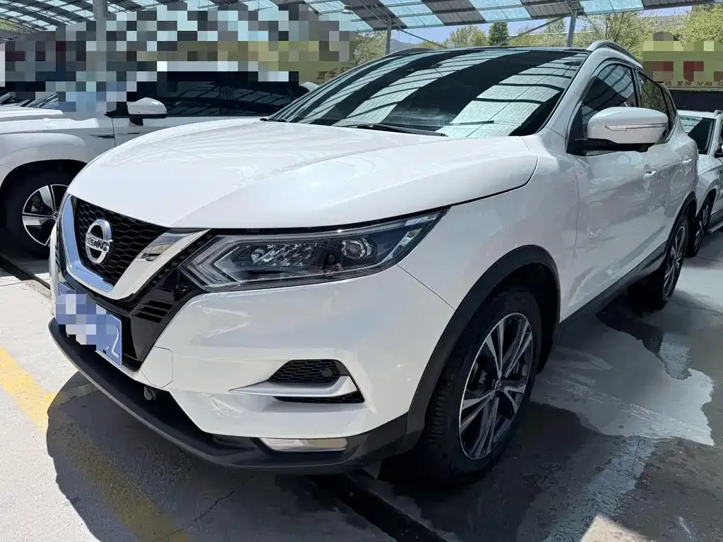 Nissan Qashqai — фото 1