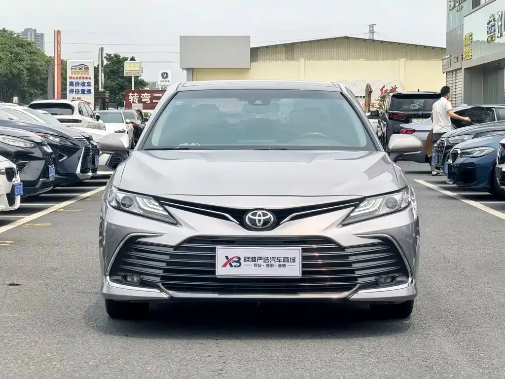 Toyota Camry — фото 7