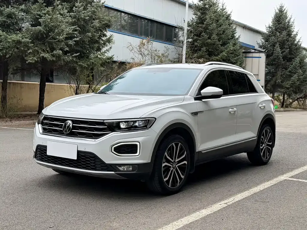Volkswagen T-Roc — фото 1
