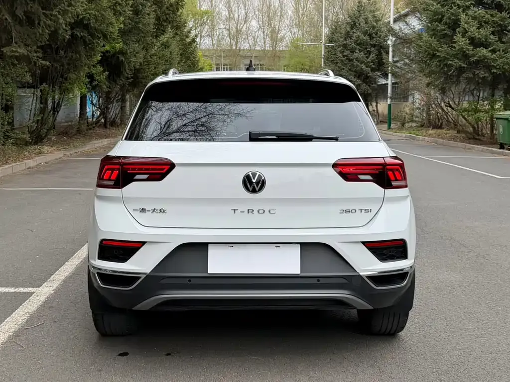 Volkswagen T-Roc — фото 7