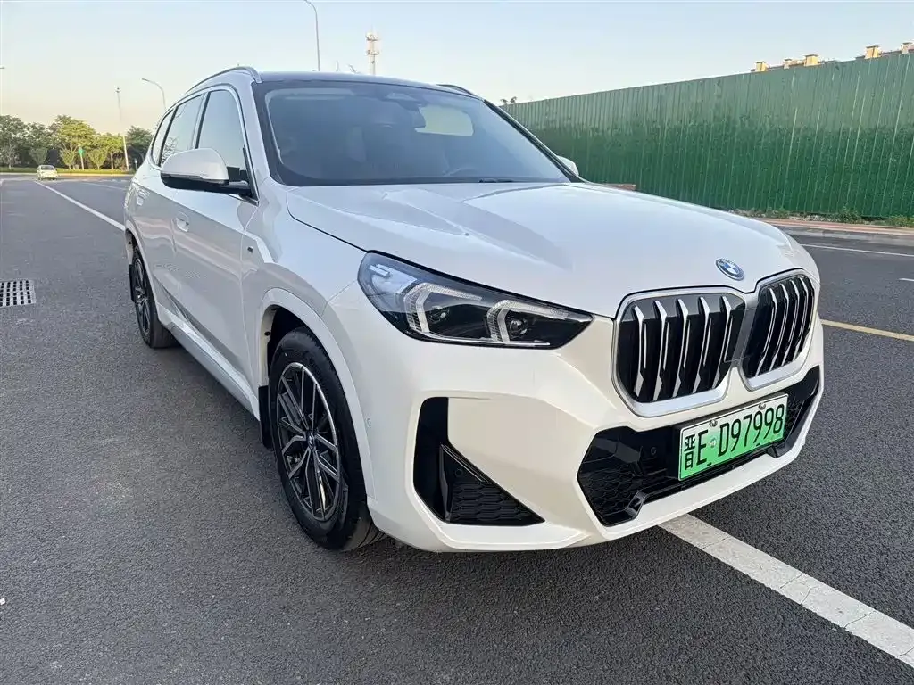 BMW iX1 2025 из CN, фото 6