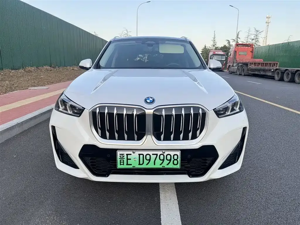 BMW iX1 2025 из CN, фото 3