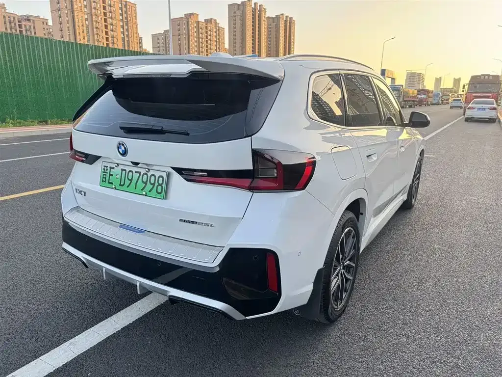 BMW iX1 2025 из CN, фото 9