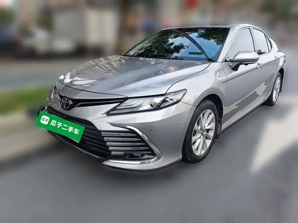 Toyota Camry — фото 10