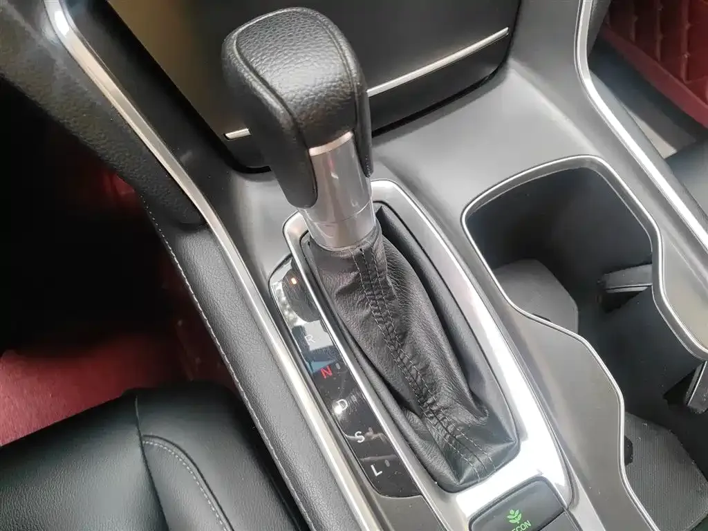 Honda Accord — фото 9