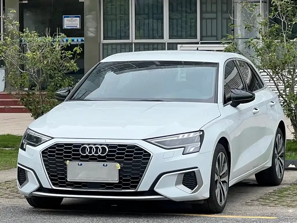 Audi A3 — фото 1