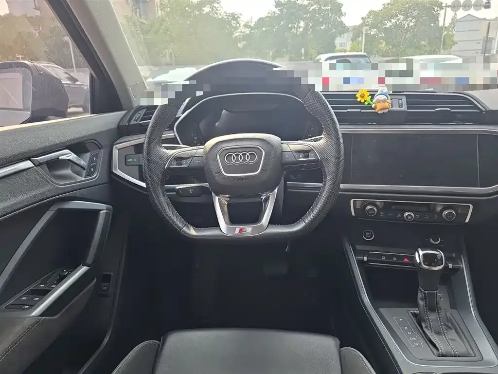 Audi Q3 Sportback — фото 3