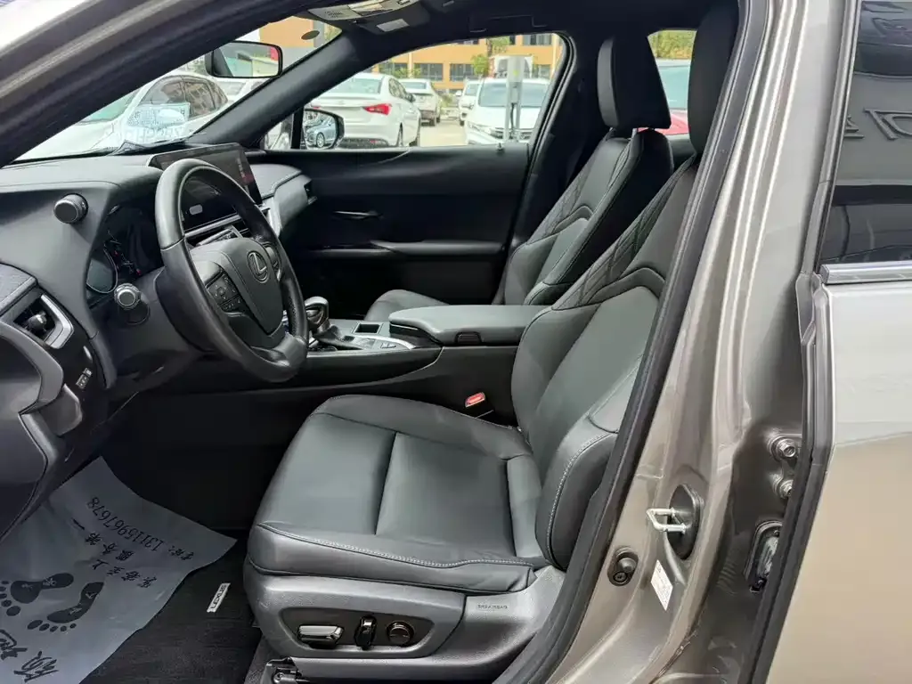Lexus UX 2023 из CN, фото 3