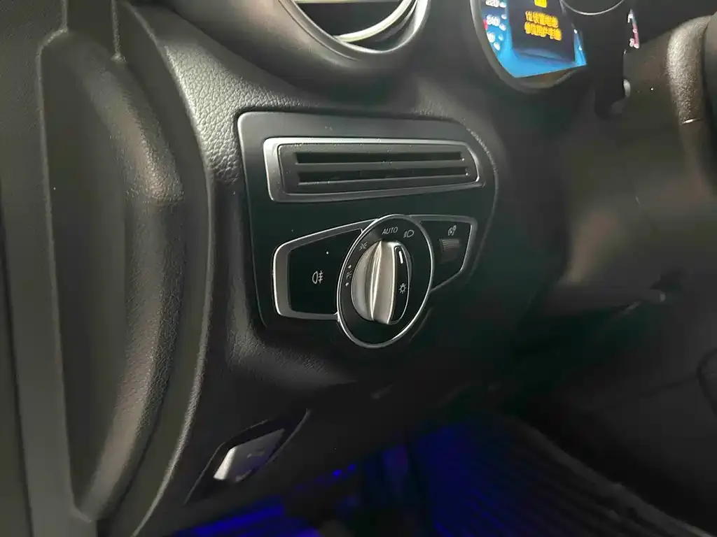 Mercedes-Benz GLC 2023 из CN, фото 2