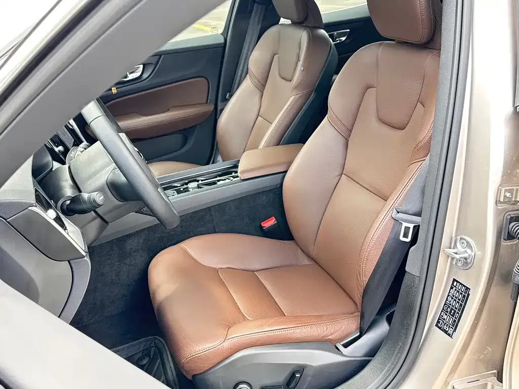Volvo S60 — фото 2