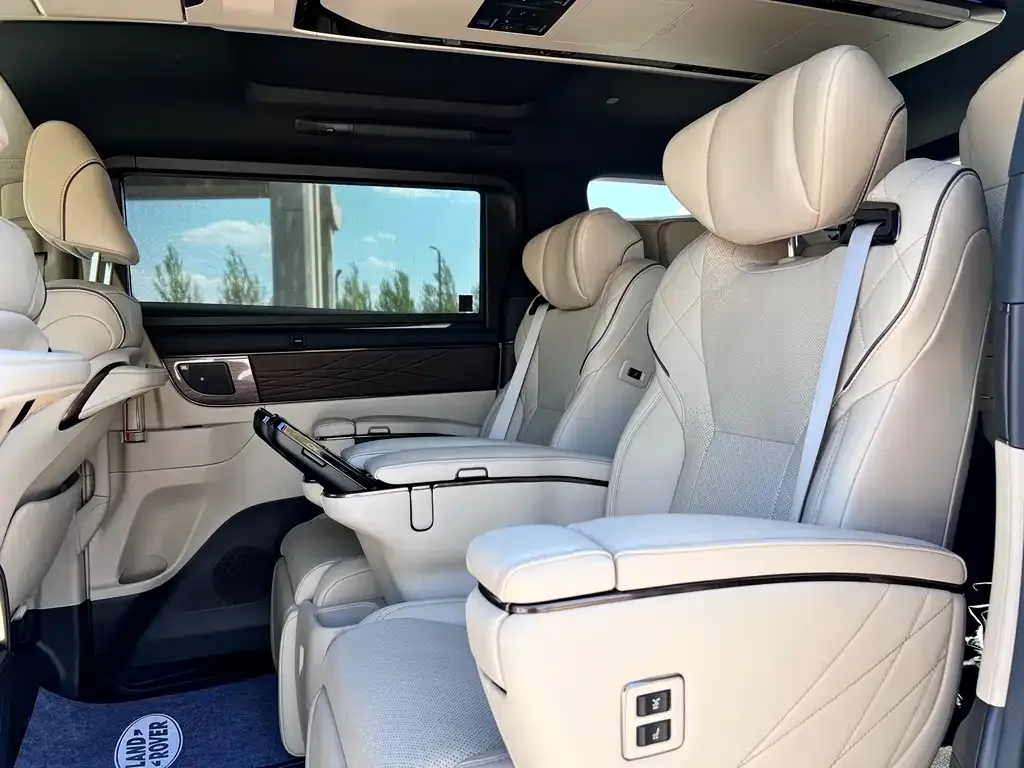Toyota Alphard — фото 3
