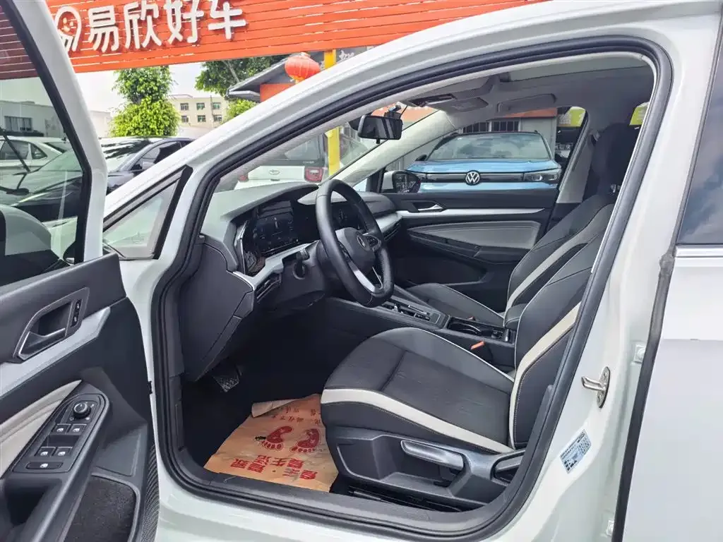 Volkswagen Golf 2021 из CN, фото 2