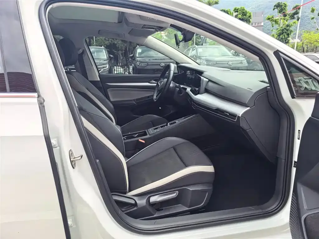 Volkswagen Golf 2021 из CN, фото 9