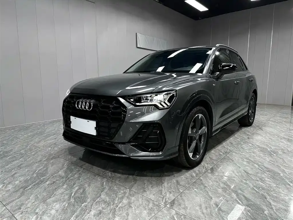 Audi Q3 — фото 1